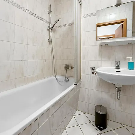 Appartamento Praktische & Helle In